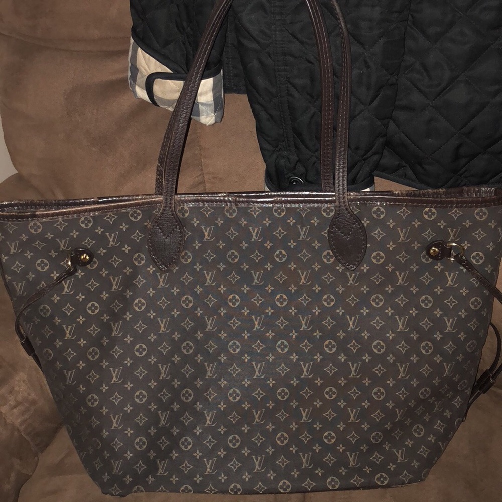 Authentic Louis Vuitton Neverfull